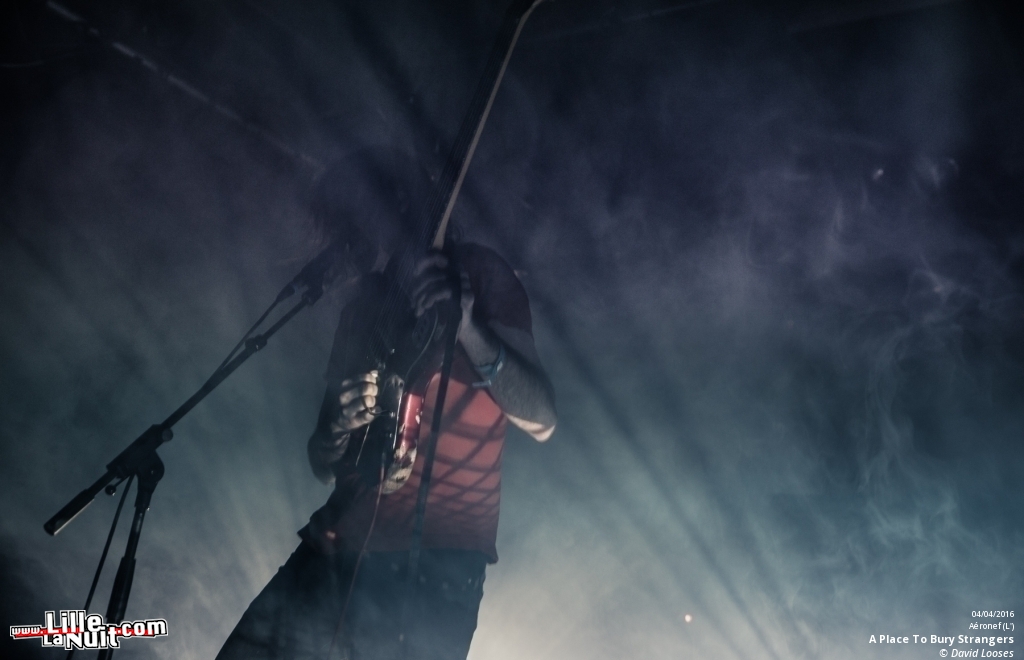 A Place To Bury Strangers + Rape Blossoms à l’Aéronef en live - photo n°5