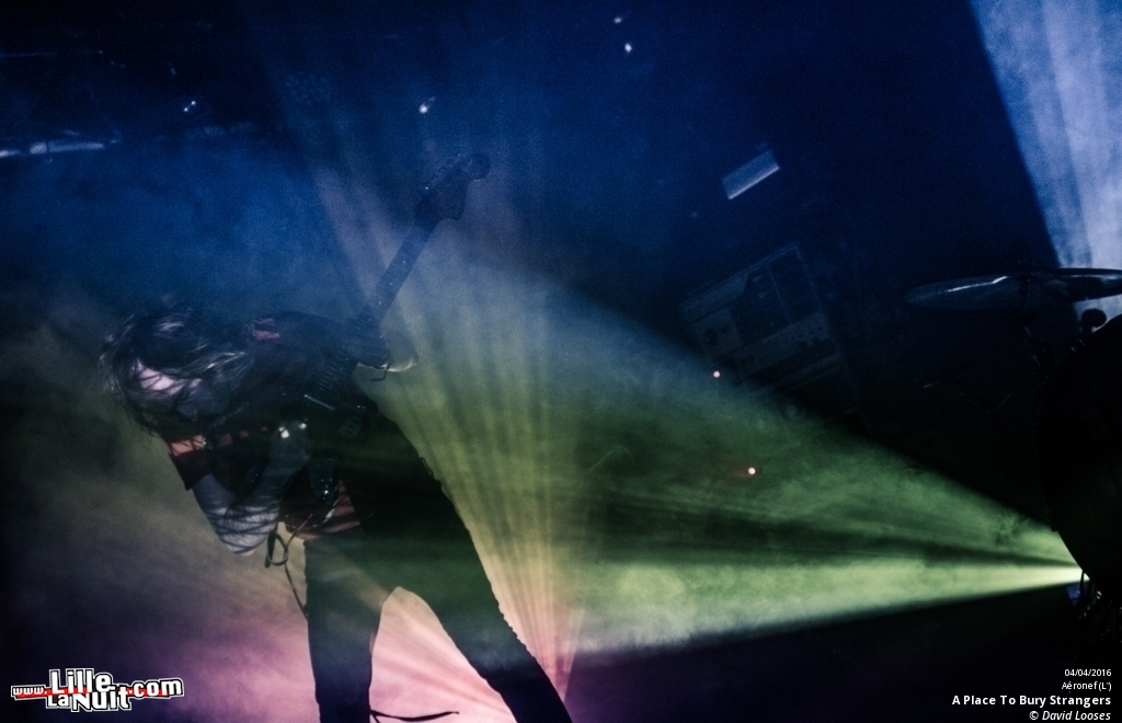 A Place To Bury Strangers + Rape Blossoms à l’Aéronef en live - photo n°2