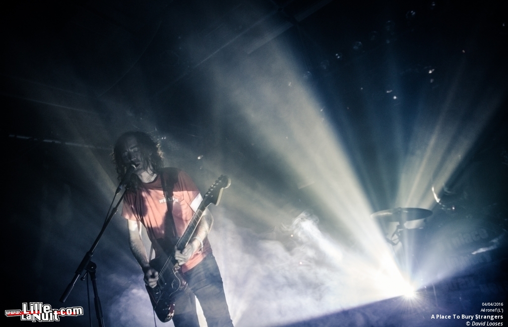 A Place To Bury Strangers + Rape Blossoms à l’Aéronef en live - photo n°11