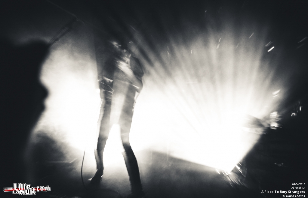 A Place To Bury Strangers + Rape Blossoms à l’Aéronef en live - photo n°6