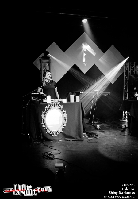 iSynth IV au Biplan : Waiting For Words + Suffocating Minds + Shiny Darkness etc. en live - photo n°3