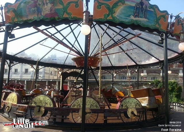 Foot Foraine à la Gare Saint Sauveur Lille en live - photo n°6