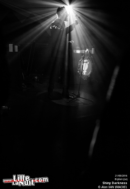 iSynth IV au Biplan : Waiting For Words + Suffocating Minds + Shiny Darkness etc. en live - photo n°12