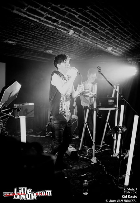 iSynth IV au Biplan : Waiting For Words + Suffocating Minds + Shiny Darkness etc. en live - photo n°6