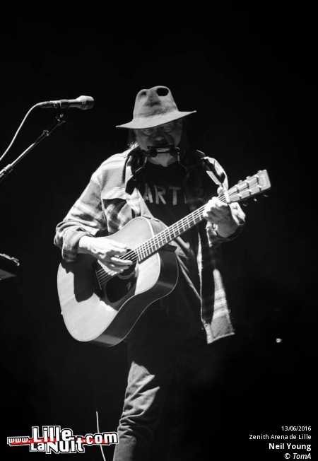 Neil Young + Charles Pasi au Zenith de Lille en live - photo n°13