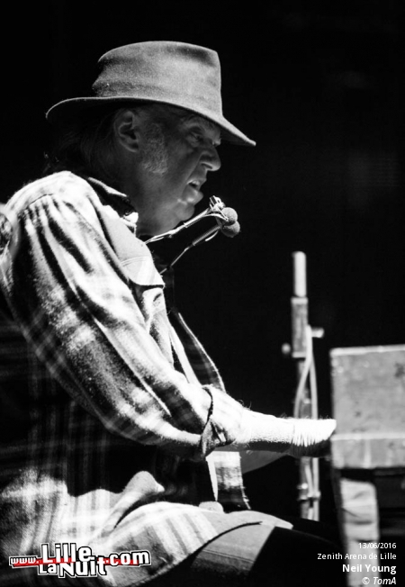 Neil Young + Charles Pasi au Zenith de Lille en live - photo n°5