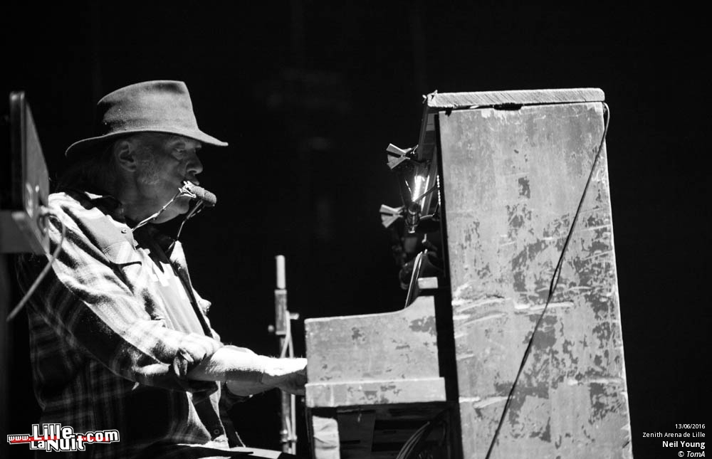 Neil Young + Charles Pasi au Zenith de Lille en live - photo n°7