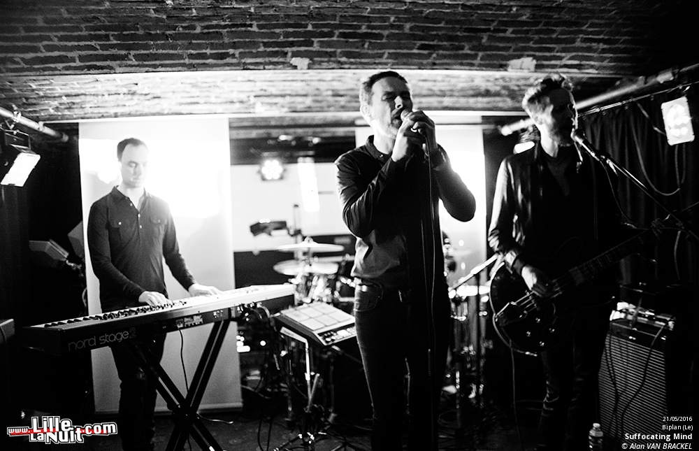 iSynth IV au Biplan : Waiting For Words + Suffocating Minds + Shiny Darkness etc. en live - photo n°7