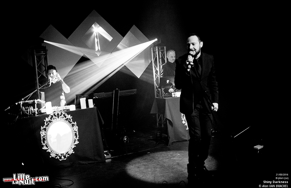 iSynth IV au Biplan : Waiting For Words + Suffocating Minds + Shiny Darkness etc. en live - photo n°2