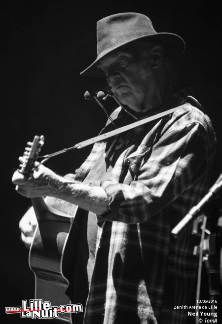 Neil Young + Charles Pasi au Zenith de Lille en live - photo n°12
