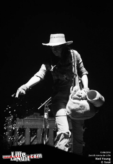 Neil Young + Charles Pasi au Zenith de Lille en live - photo n°3