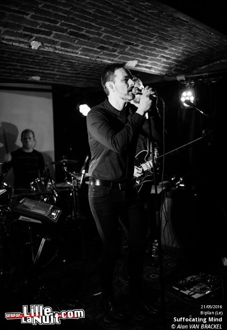 iSynth IV au Biplan : Waiting For Words + Suffocating Minds + Shiny Darkness etc. en live - photo n°2