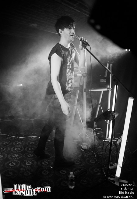 iSynth IV au Biplan : Waiting For Words + Suffocating Minds + Shiny Darkness etc. en live - photo n°5