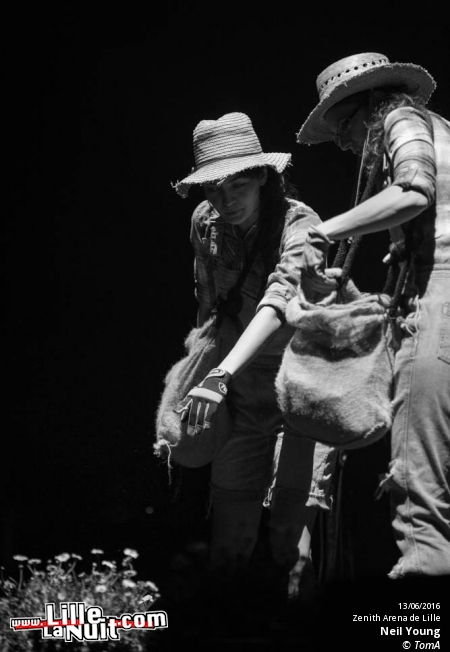 Neil Young + Charles Pasi au Zenith de Lille en live - photo n°2