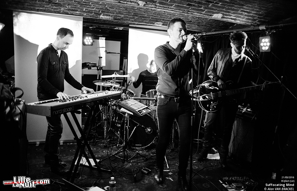 iSynth IV au Biplan : Waiting For Words + Suffocating Minds + Shiny Darkness etc. en live - photo n°12