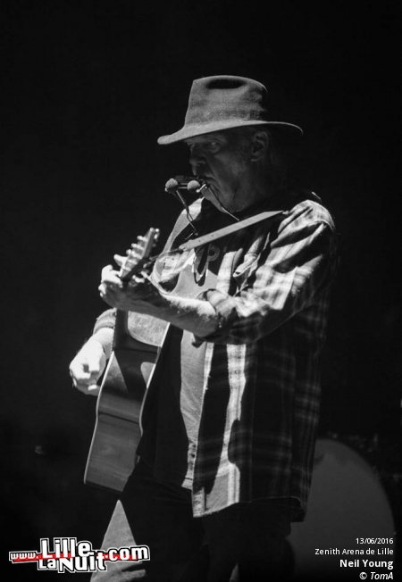 Neil Young + Charles Pasi au Zenith de Lille en live - photo n°15