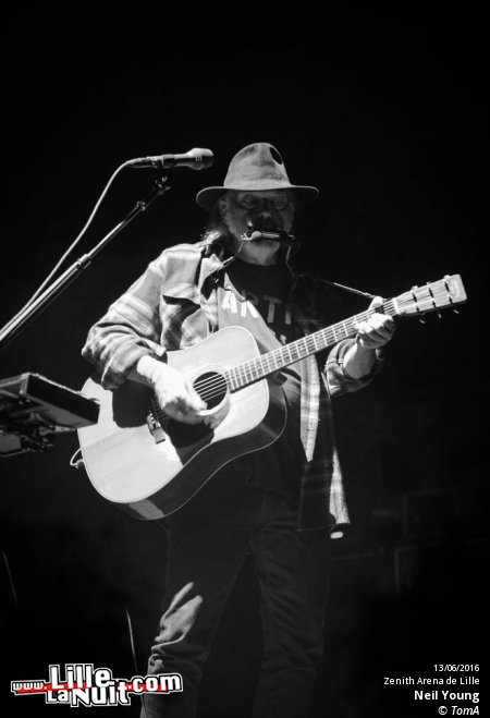 Neil Young + Charles Pasi au Zenith de Lille en live - photo n°17