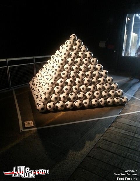 Foot Foraine à la Gare Saint Sauveur Lille en live - photo n°10