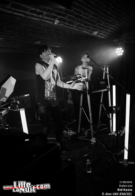 iSynth IV au Biplan : Waiting For Words + Suffocating Minds + Shiny Darkness etc. en live - photo n°7