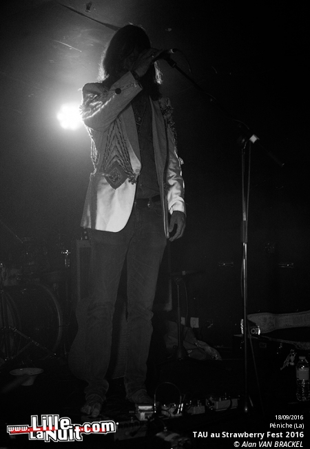 Strawberry Fest 2016 à la Péniche de Lille – jour 2 : LSD and the Search for God + TAU + Levitation Room + V.Love en live - photo n°1