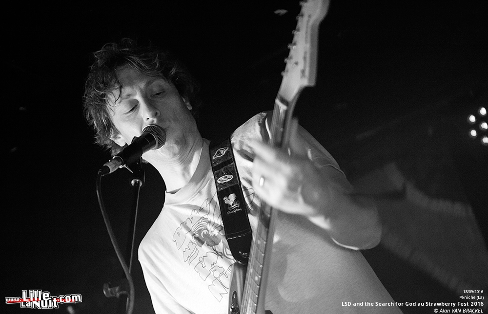 Strawberry Fest 2016 à la Péniche de Lille – jour 2 : LSD and the Search for God + TAU + Levitation Room + V.Love en live - photo n°13
