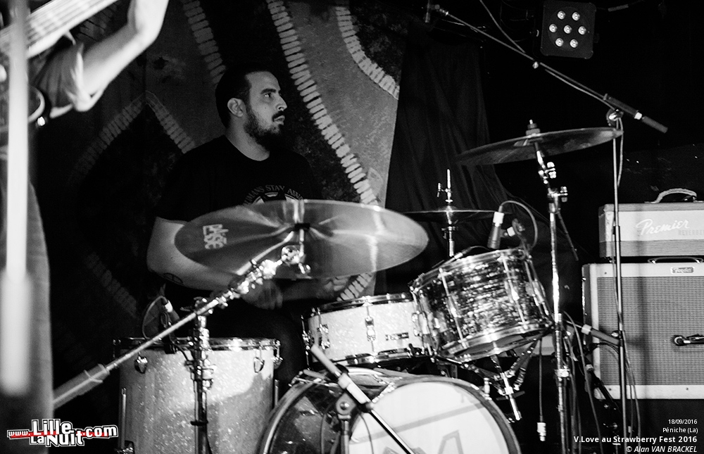 Strawberry Fest 2016 à la Péniche de Lille – jour 2 : LSD and the Search for God + TAU + Levitation Room + V.Love en live - photo n°2