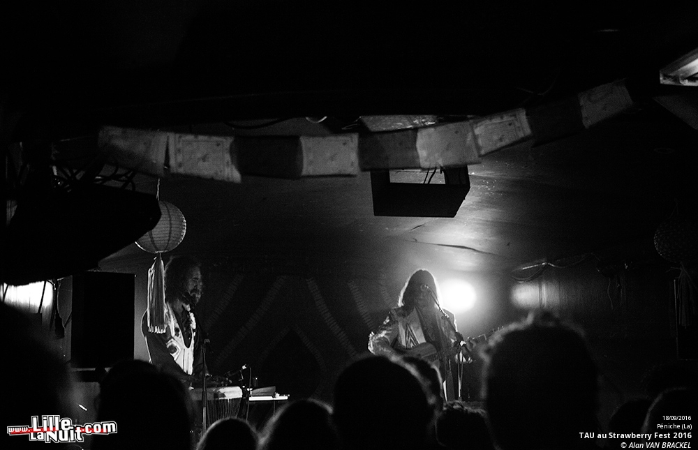 Strawberry Fest 2016 à la Péniche de Lille – jour 2 : LSD and the Search for God + TAU + Levitation Room + V.Love en live - photo n°10