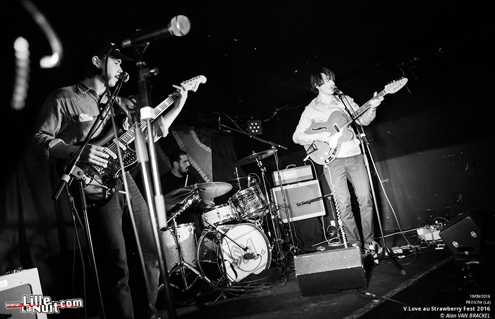 Strawberry Fest 2016 à la Péniche de Lille – jour 2 : LSD and the Search for God + TAU + Levitation Room + V.Love en live - photo n°12