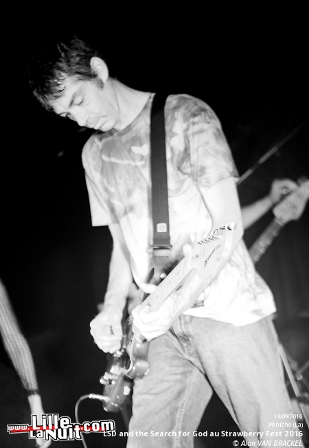 Strawberry Fest 2016 à la Péniche de Lille – jour 2 : LSD and the Search for God + TAU + Levitation Room + V.Love en live - photo n°4