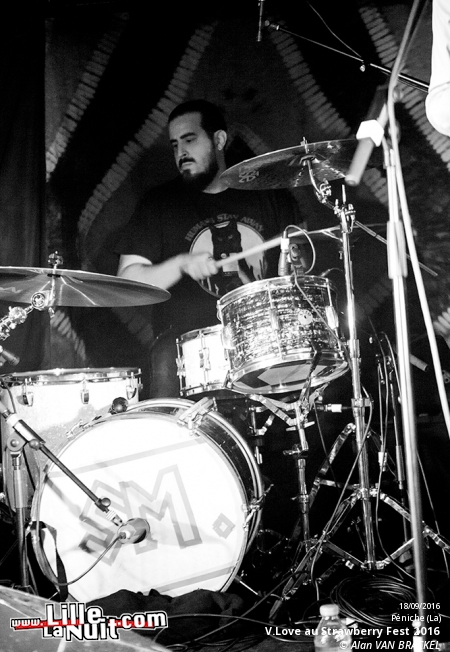 Strawberry Fest 2016 à la Péniche de Lille – jour 2 : LSD and the Search for God + TAU + Levitation Room + V.Love en live - photo n°7