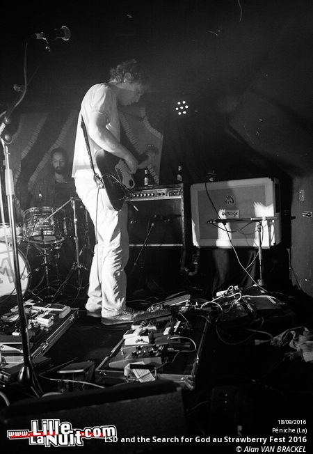 Strawberry Fest 2016 à la Péniche de Lille – jour 2 : LSD and the Search for God + TAU + Levitation Room + V.Love en live - photo n°16