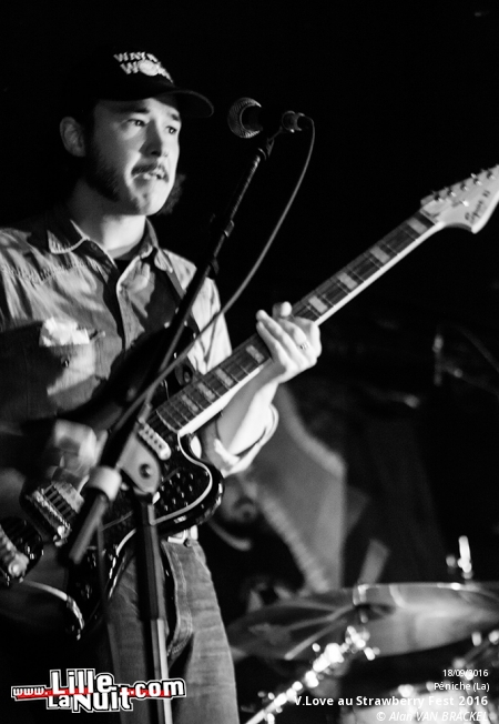 Strawberry Fest 2016 à la Péniche de Lille – jour 2 : LSD and the Search for God + TAU + Levitation Room + V.Love en live - photo n°4