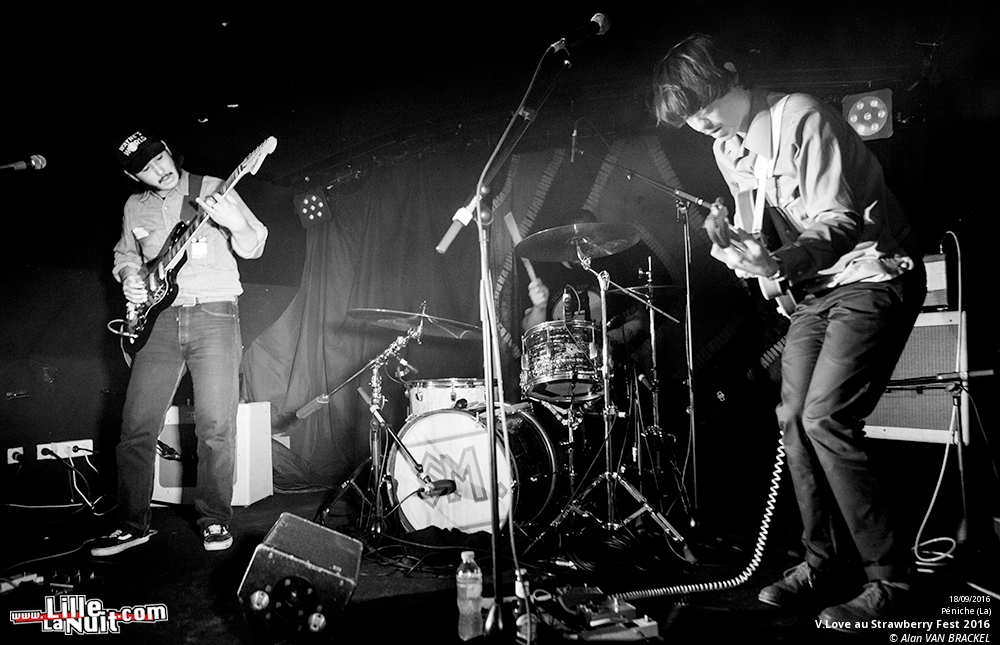 Strawberry Fest 2016 à la Péniche de Lille – jour 2 : LSD and the Search for God + TAU + Levitation Room + V.Love en live - photo n°11