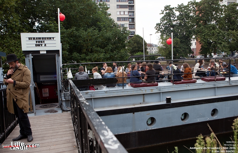Strawberry Fest 2016 à la Péniche de Lille – jour 2 : LSD and the Search for God + TAU + Levitation Room + V.Love en live - photo n°2