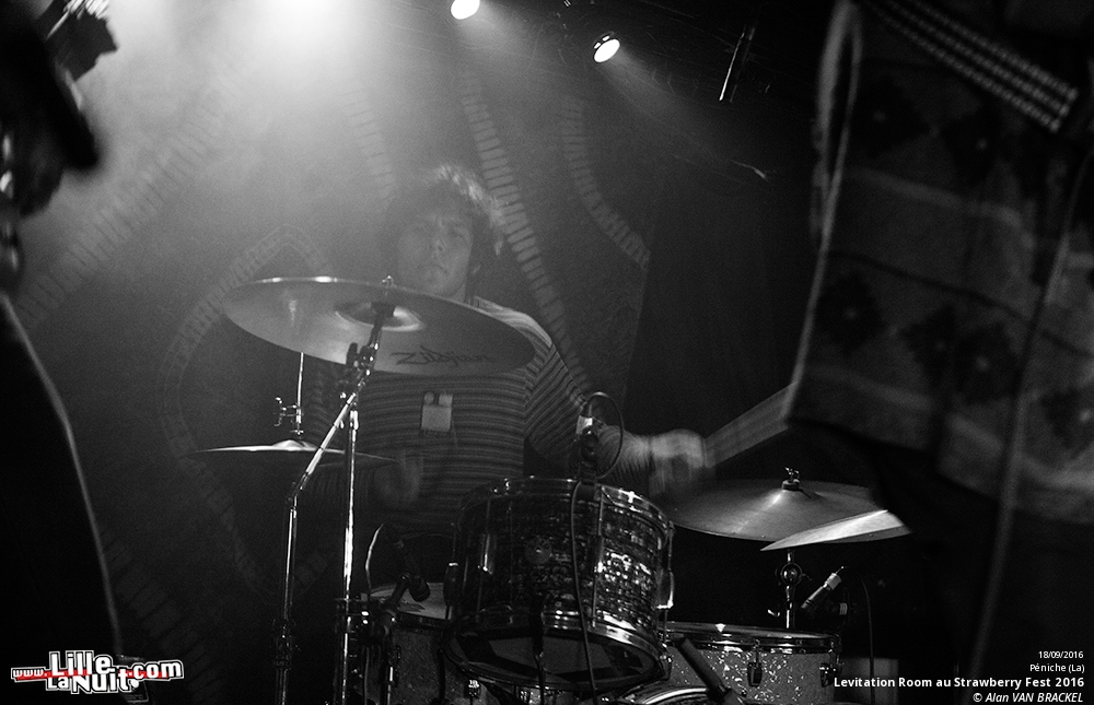 Strawberry Fest 2016 à la Péniche de Lille – jour 2 : LSD and the Search for God + TAU + Levitation Room + V.Love en live - photo n°2