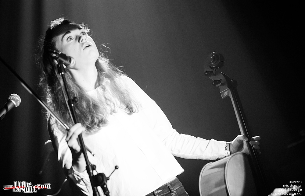 Jeanne Added + Ysé Sauvage au Métaphone de Oignies en live - photo n°11