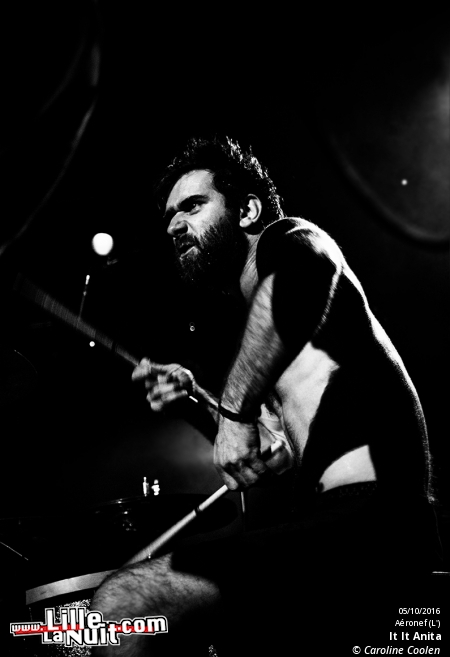 Wall of Death + It It Anita à l’Aéronef en live - photo n°3