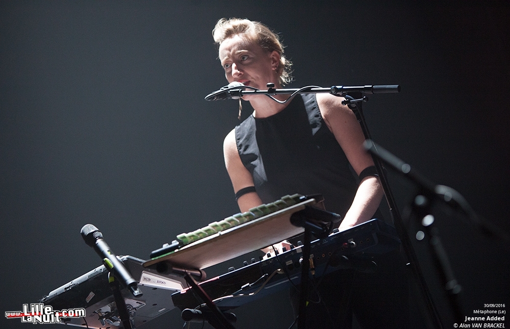 Jeanne Added + Ysé Sauvage au Métaphone de Oignies en live - photo n°3