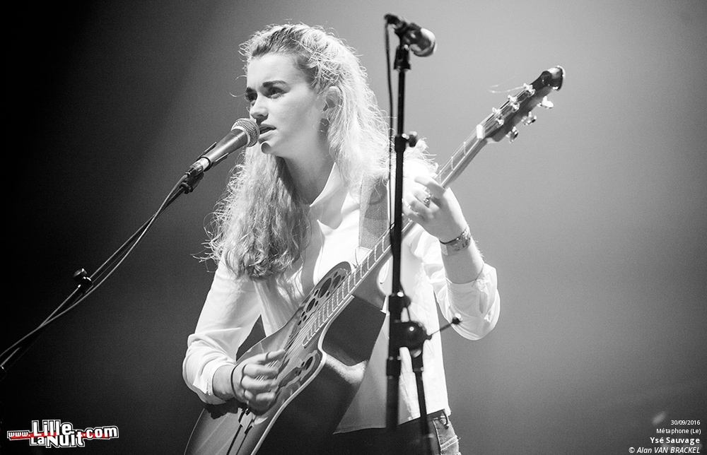 Jeanne Added + Ysé Sauvage au Métaphone de Oignies en live - photo n°12