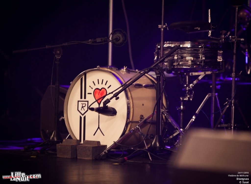 Dionysos + Clou au Théâtre Municipal de Béthune en live - photo n°1