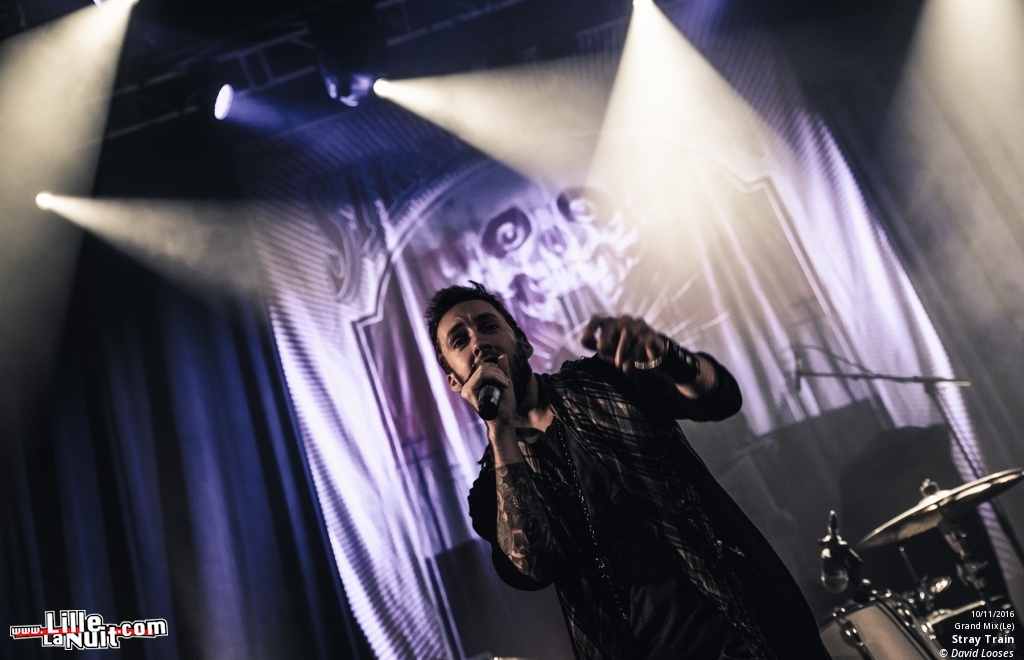 Kadavar + Stray Train au Grand Mix en live - photo n°1