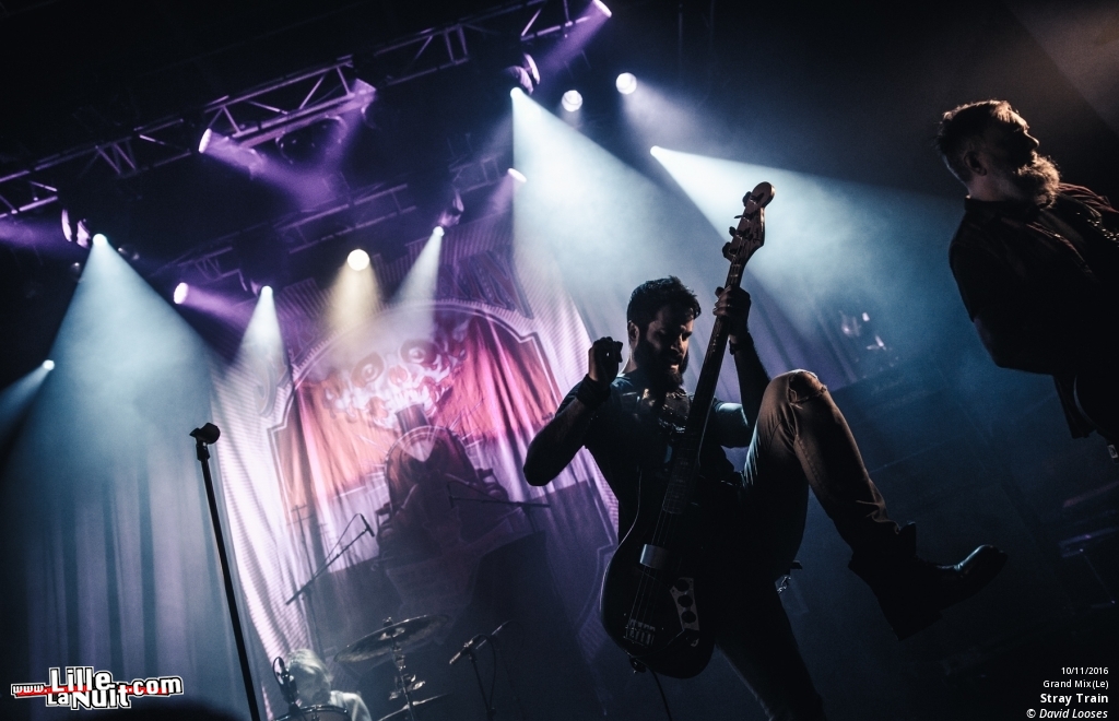 Kadavar + Stray Train au Grand Mix en live - photo n°13