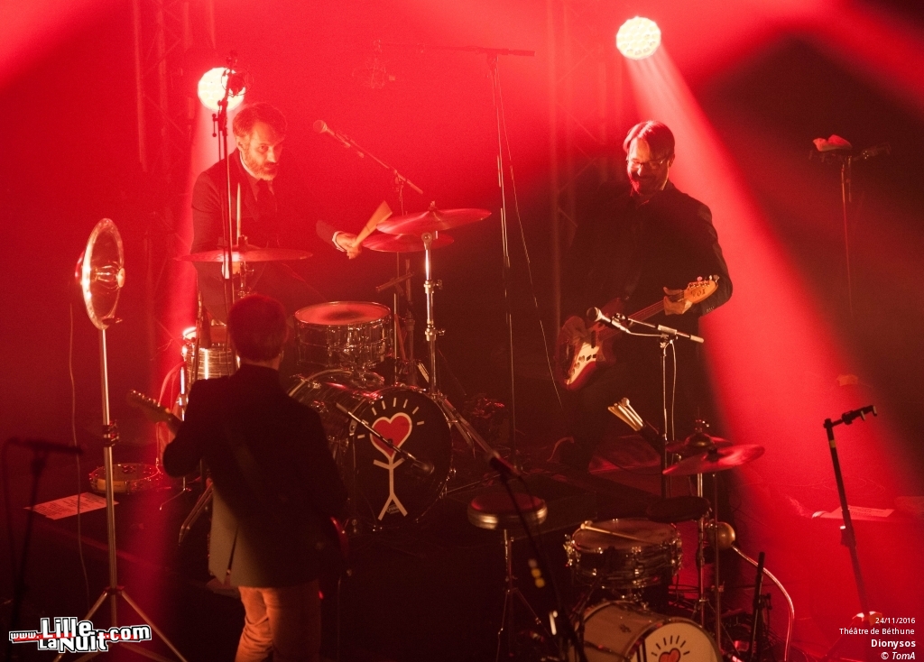 Dionysos + Clou au Théâtre Municipal de Béthune en live - photo n°8