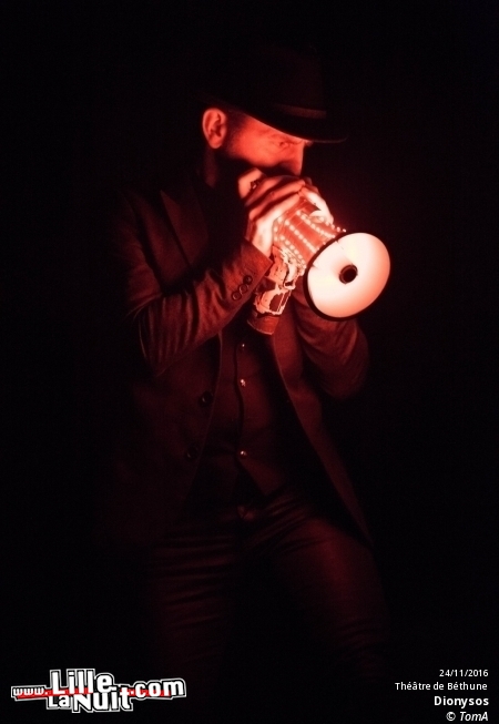 Dionysos + Clou au Théâtre Municipal de Béthune en live - photo n°2
