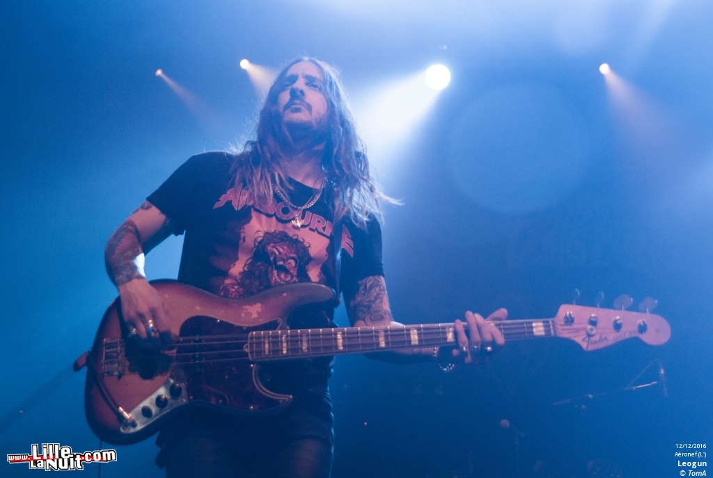 Airbourne + LeoGun + Palace Of The King à l’Aéronef en live - photo n°1