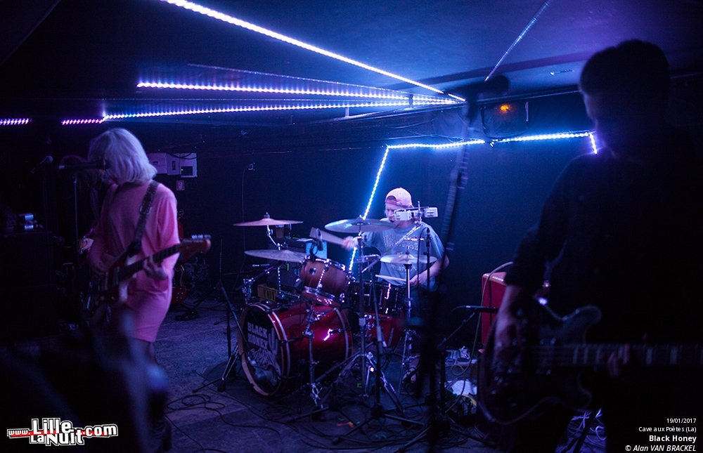 Black Honey + Dan San + Bains de Minuit DJ set à la Cave aux Poètes en live - photo n°7