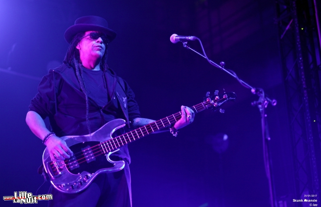 Skunk Anansie + The Pearl Harts à l’Aéronef en live - photo n°7