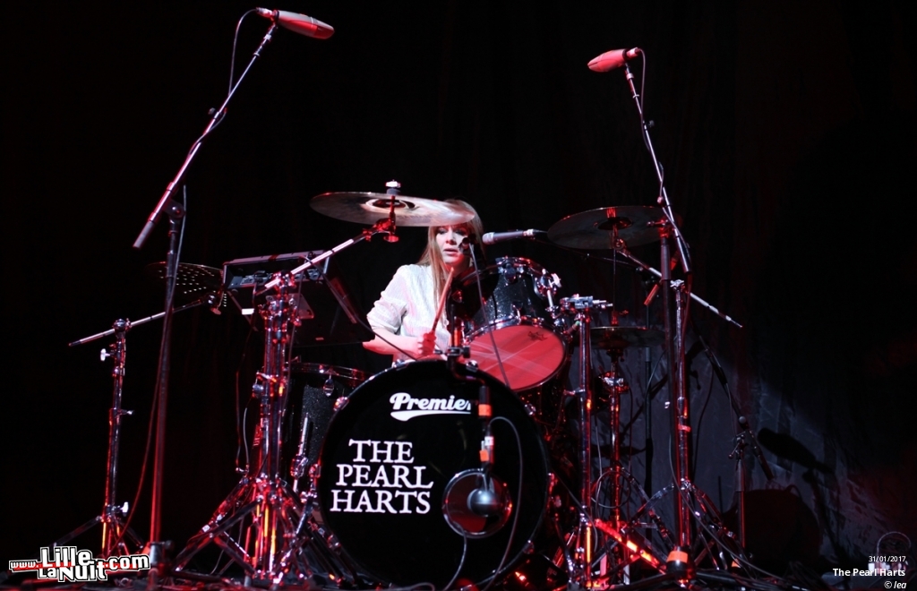 Skunk Anansie + The Pearl Harts à l’Aéronef en live - photo n°5