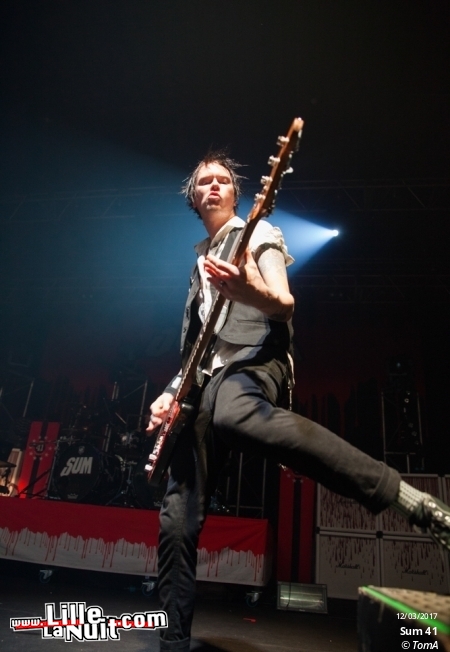 Sum 41 + Hollerado à l’Aéronef en live - photo n°8