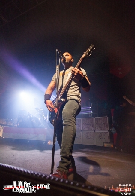 Sum 41 + Hollerado à l’Aéronef en live - photo n°6